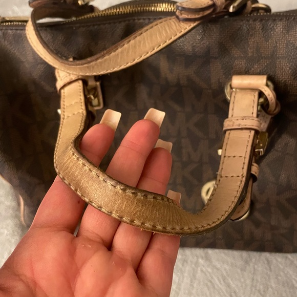 Michael Kors Monogram Grayson Satchel w/ Free MK Wallet. Size Medium - Picture 2 of 16